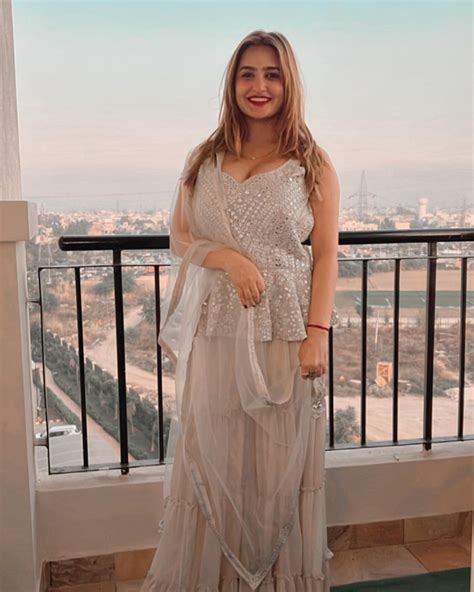 Sassy Poonam's Look Goes Viral, Prompting Comparisons To .